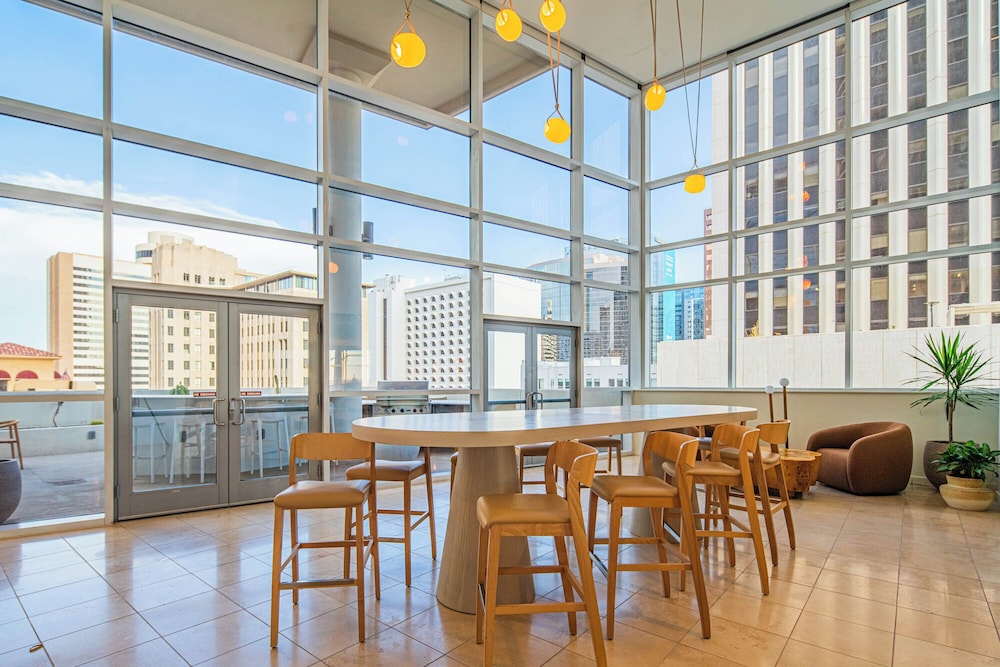 ROVE LIVING/KL - 44 Monroe