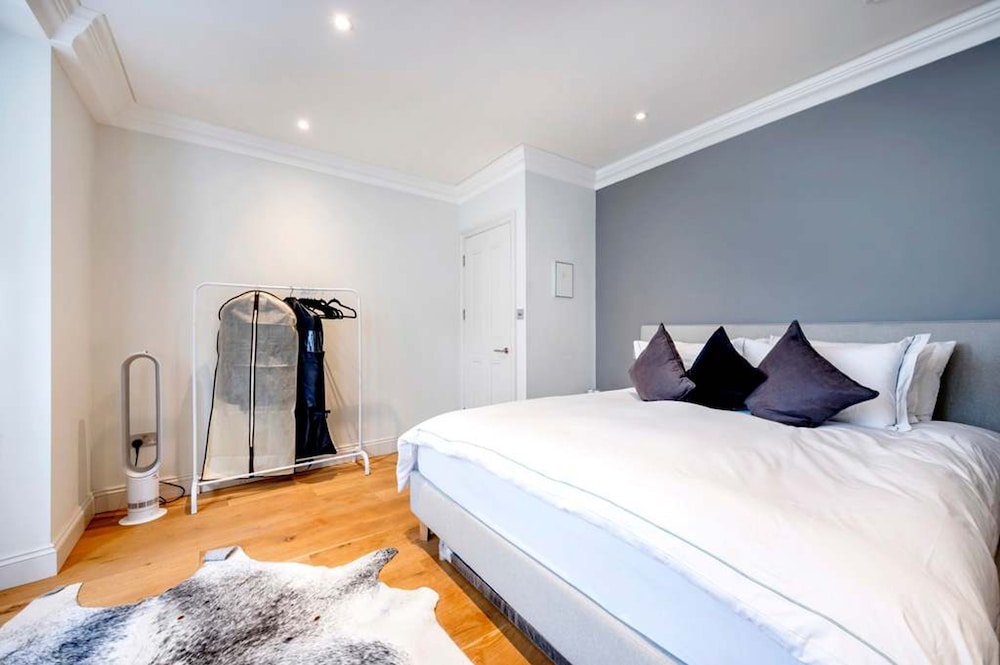 Kensington High Life- by Out of Office Lifestyle