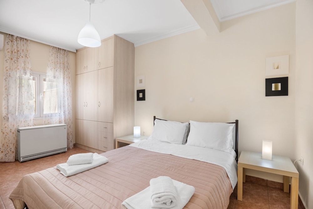 Dragonfly Apartment in Chania