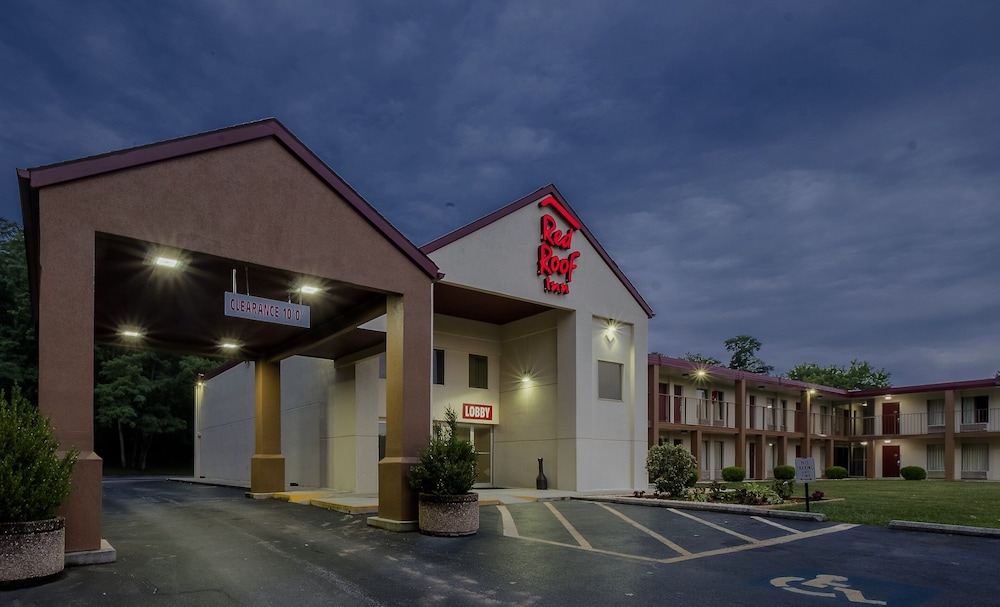 Williamsport Vacations - Red Roof Inn Hagerstown - Williamsport, MD - Property Image 2