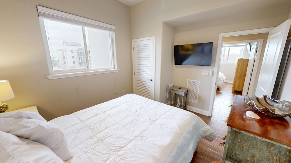 Alerio 301c 3 Bedroom Condo