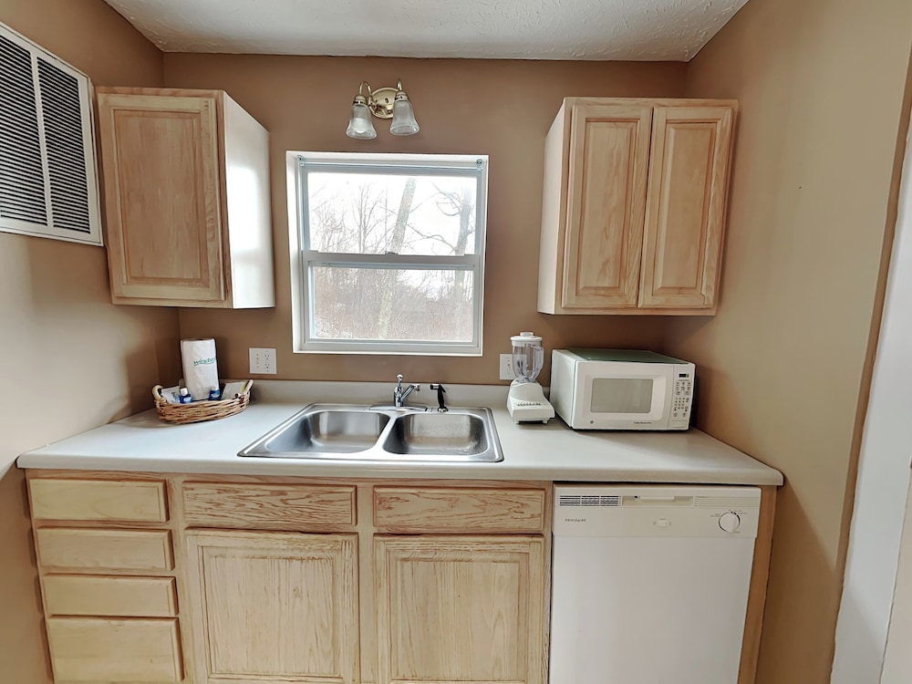 Brown Bear Chalet by Jackson Mountain Rentals