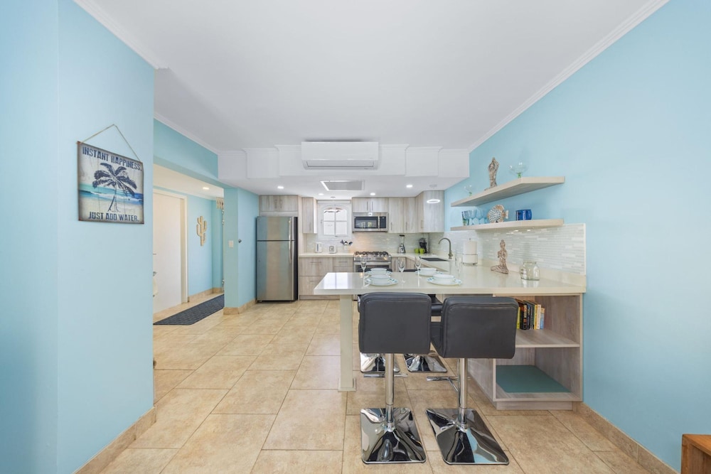 Charming Condo in Prime Location Wacamaya Condos