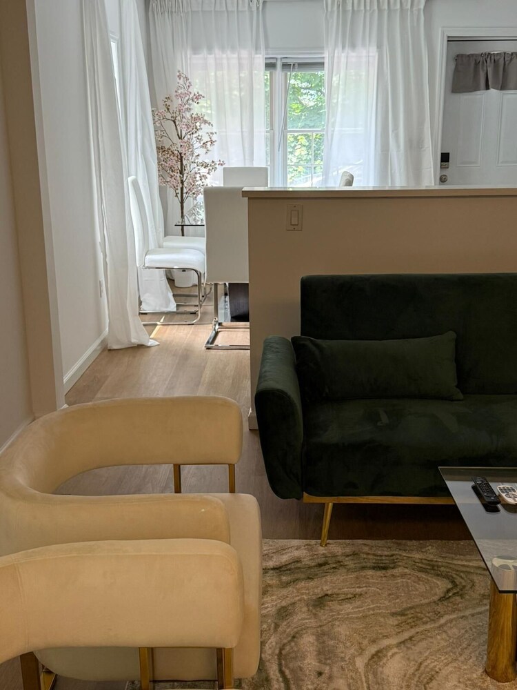Elegant Hideaway with Free Parking