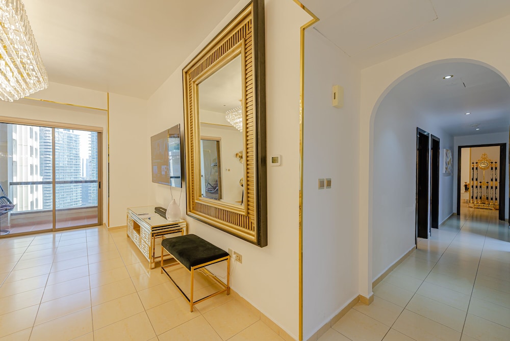 Marco Polo - Deluxe Waterfront Roomy Apt, Perfect for Groups