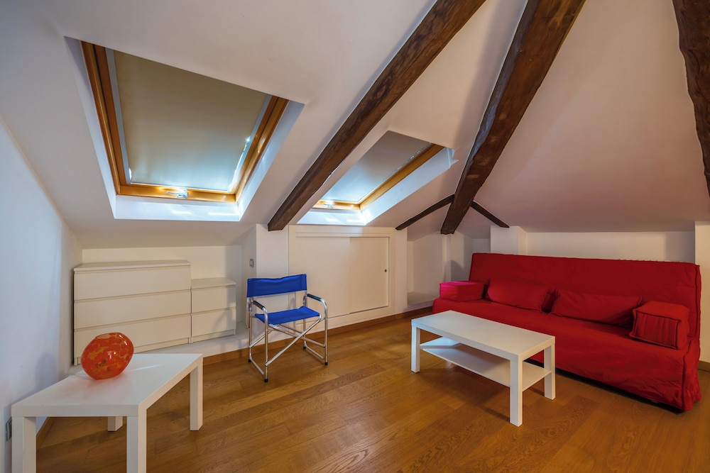 Duomo Grand Family Loft — Naples