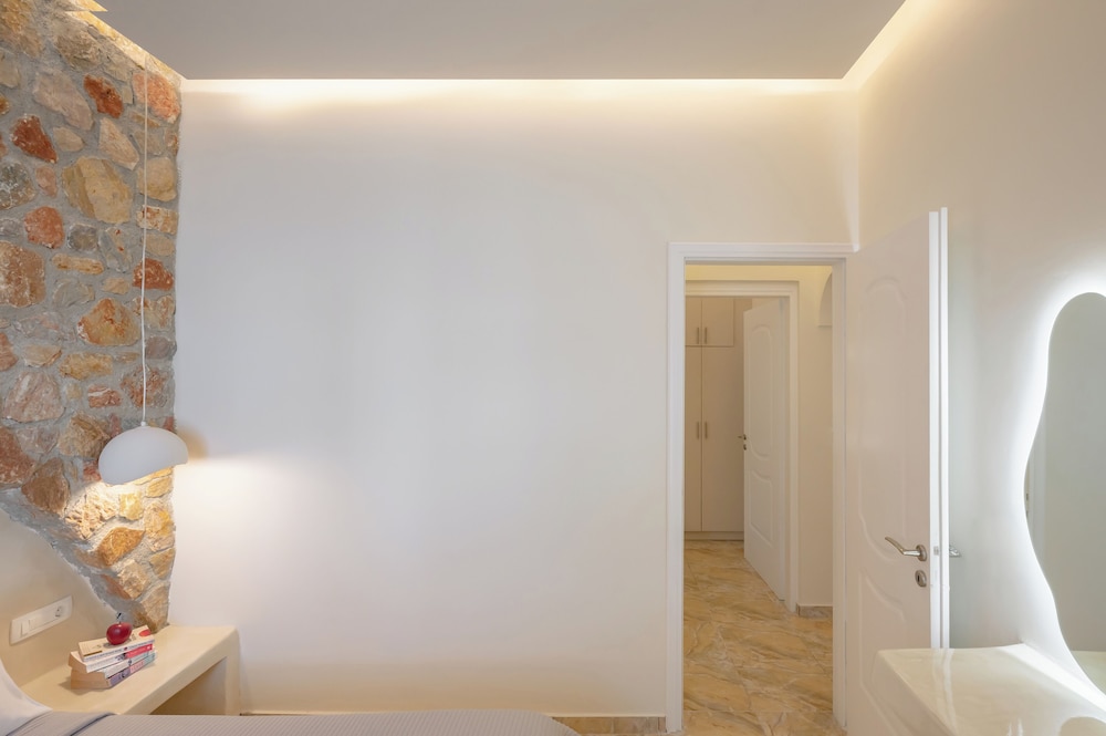 Loukas & Emma Eco Houses