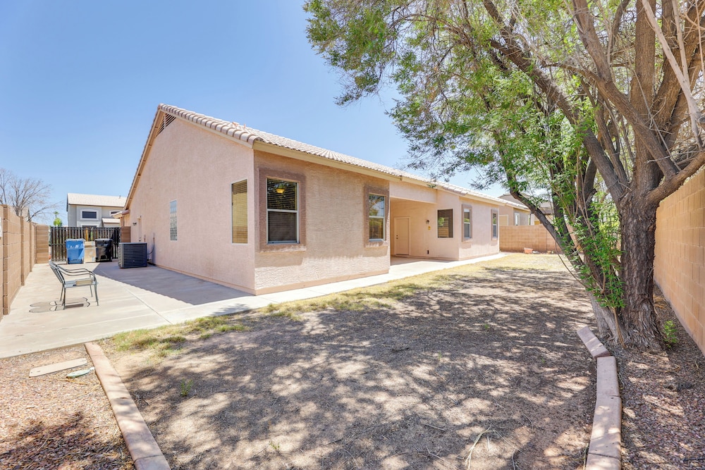 3 Mi to Santan Village: Home w/ Covered Patio