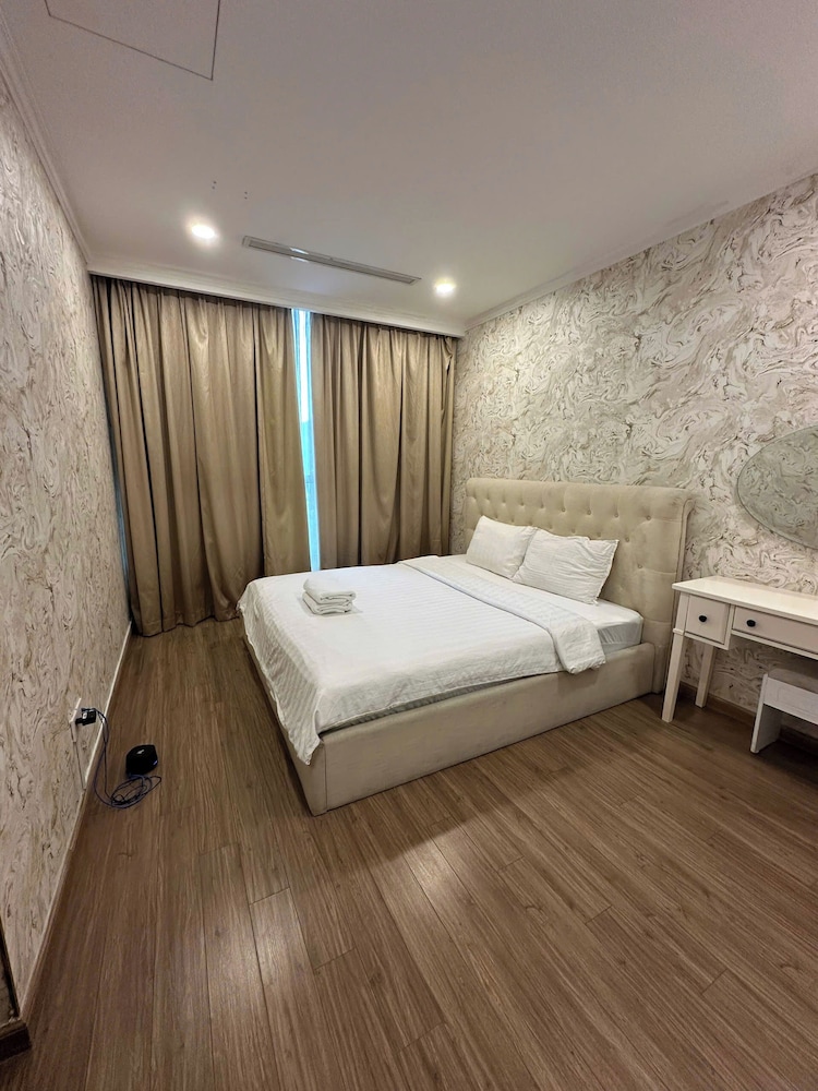 The Aquamarine Landmark Suites - Poolside Access at L4B