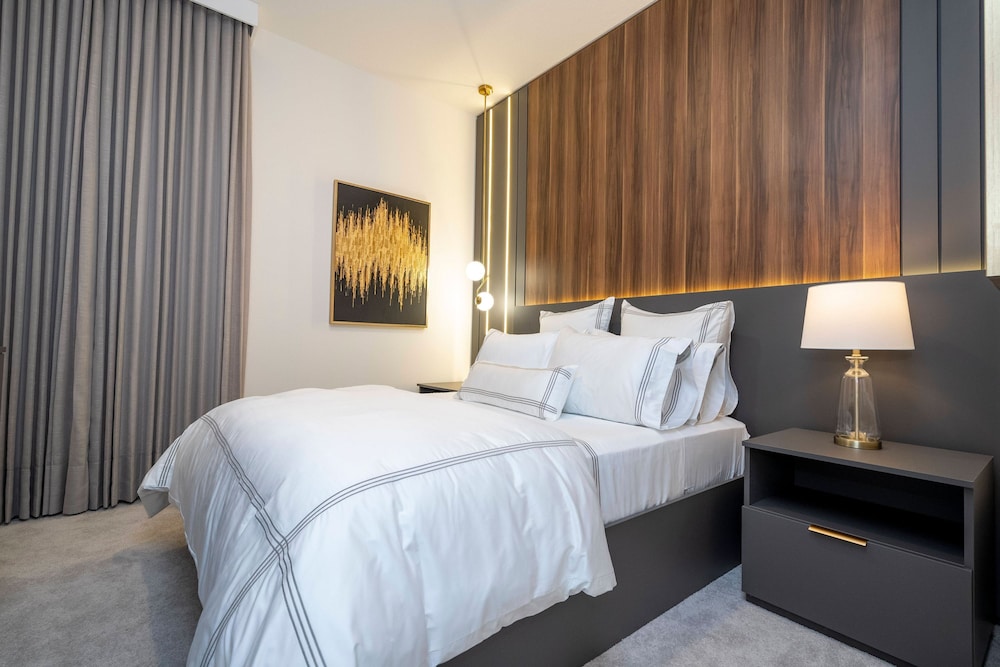 Brand NEW 12bedrooms 12bathroom At Paradiso Grande