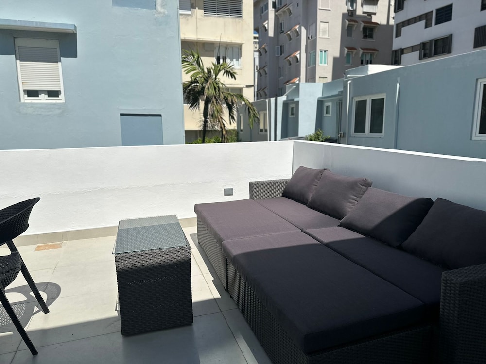 Gorgeous 1-Bedroom Beachside Suite view 5