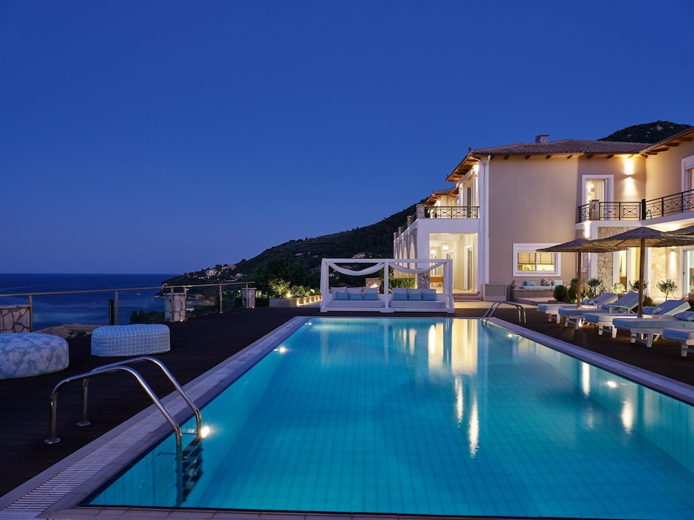 Serenus Luxury Villa