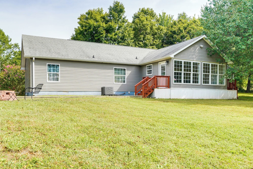 Pet-friendly Emerald Lake Retreat in Charlestown! view 2
