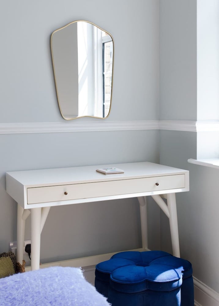 West End Drury Lane Modern 3 Bedroom Apt