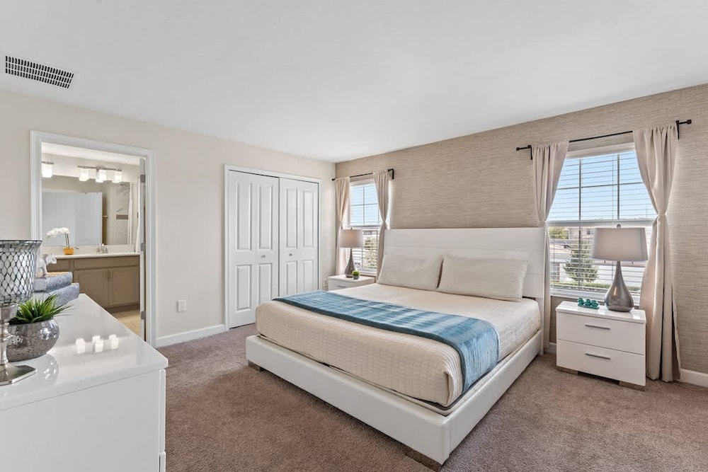Amazing Resort Near Disney 4BR Townhome