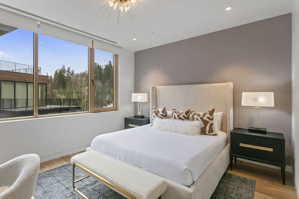 1504 Founders Place - Three Bedroom Deluxe 3 Condo