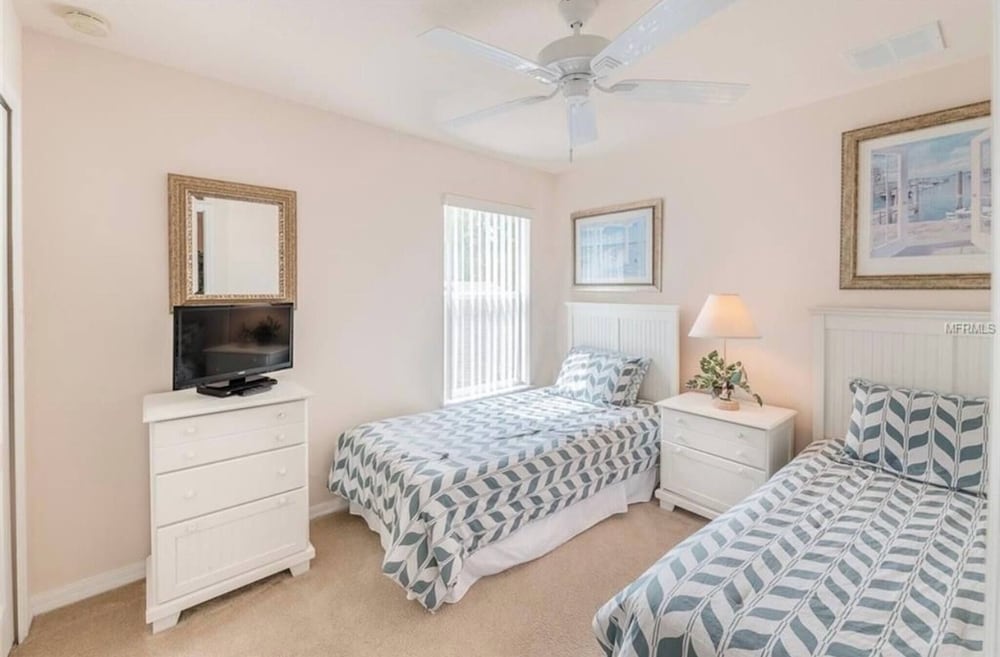 Book Now! Disney and Theme Parks Days, Poolside Family Villa Awaits!