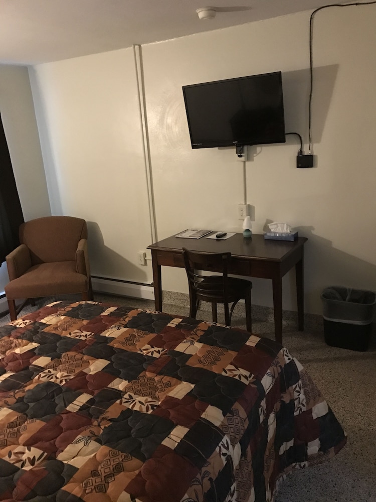 The Evergreen Motel