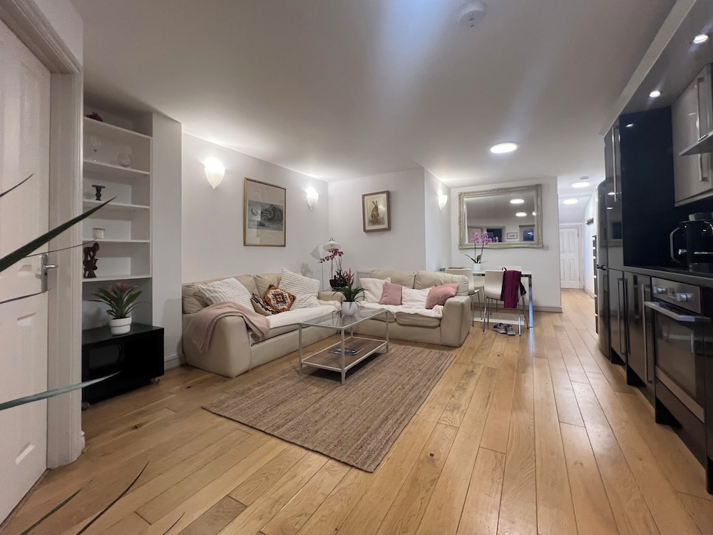 Charming 2bedroom flat in Shepherds Bush