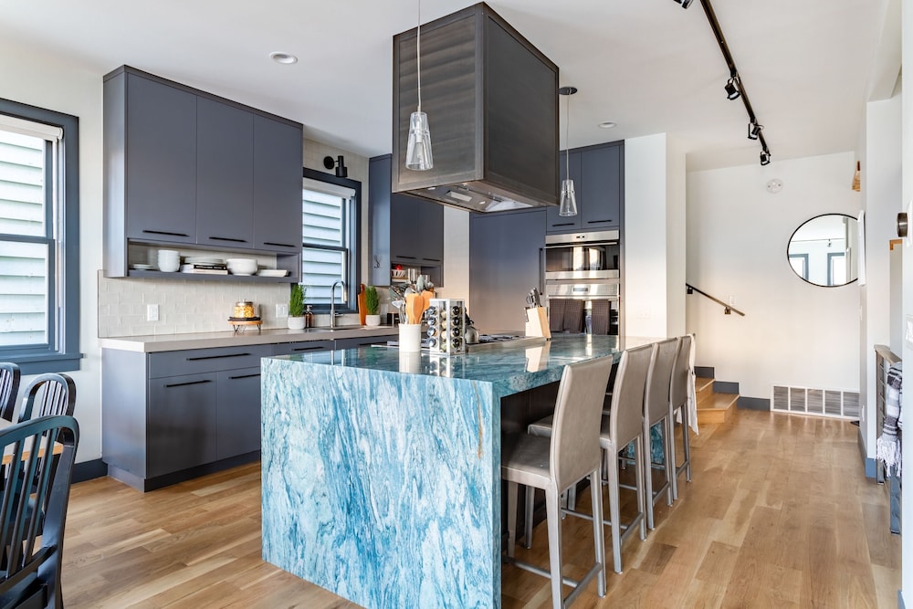 Chartreuse by Avantstay Modern Mountain Cabin in Heart of Park City view 5