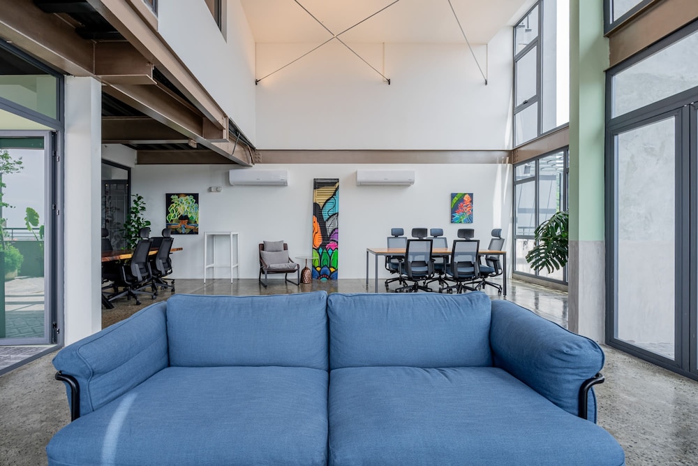 w Comfy 1BR w Perfect Balcony in Casco View