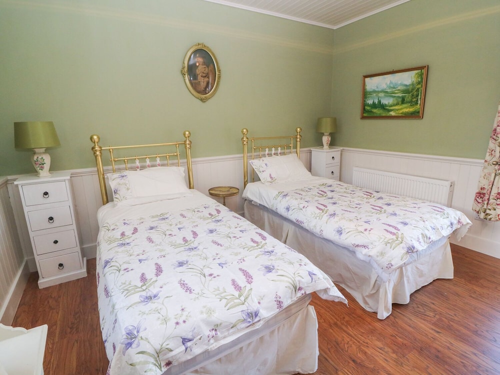 Longfield Lodge