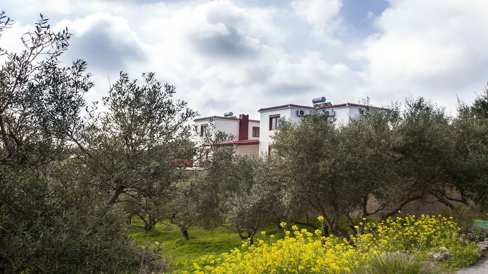 Foivos and Athina Villas