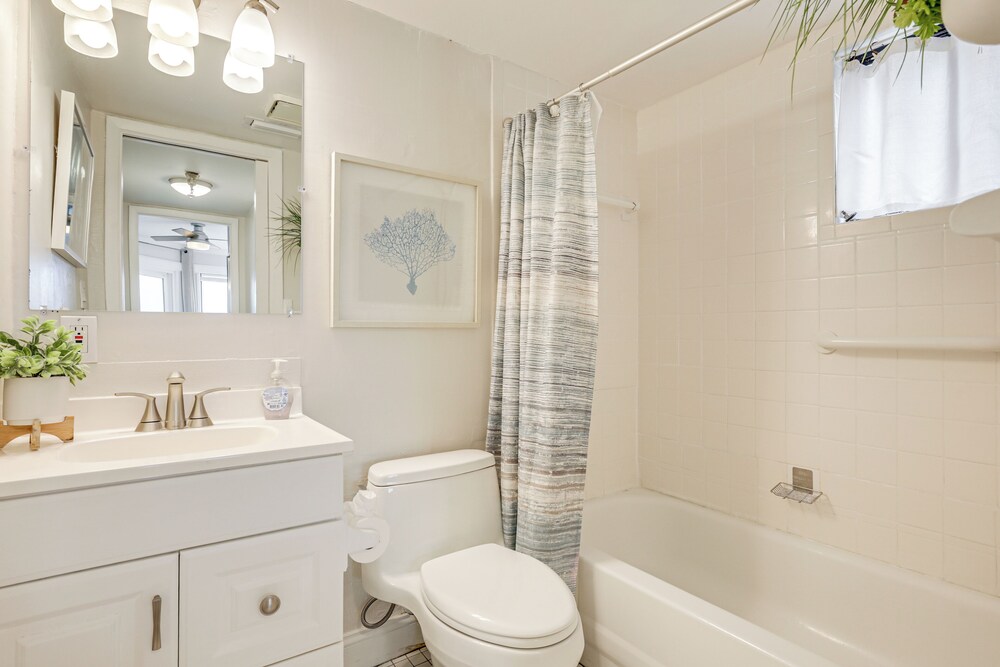 Steps to Pool + Ocean: Jacksonville Beach Gem!