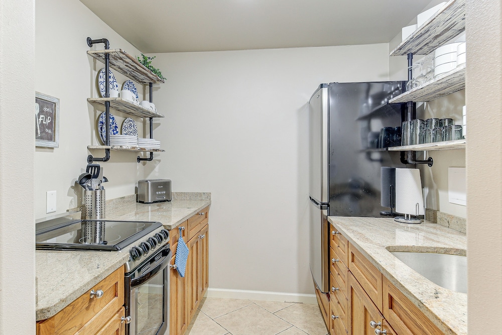 Fish & Hike: Apartment w/ Pool Table in Ketchikan!