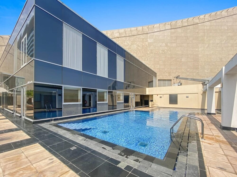 Silkhaus Chic Studio in Sky Gardens Pool Gym