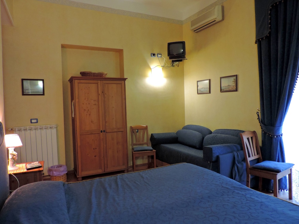 Bonapace Porta Nolana B&B