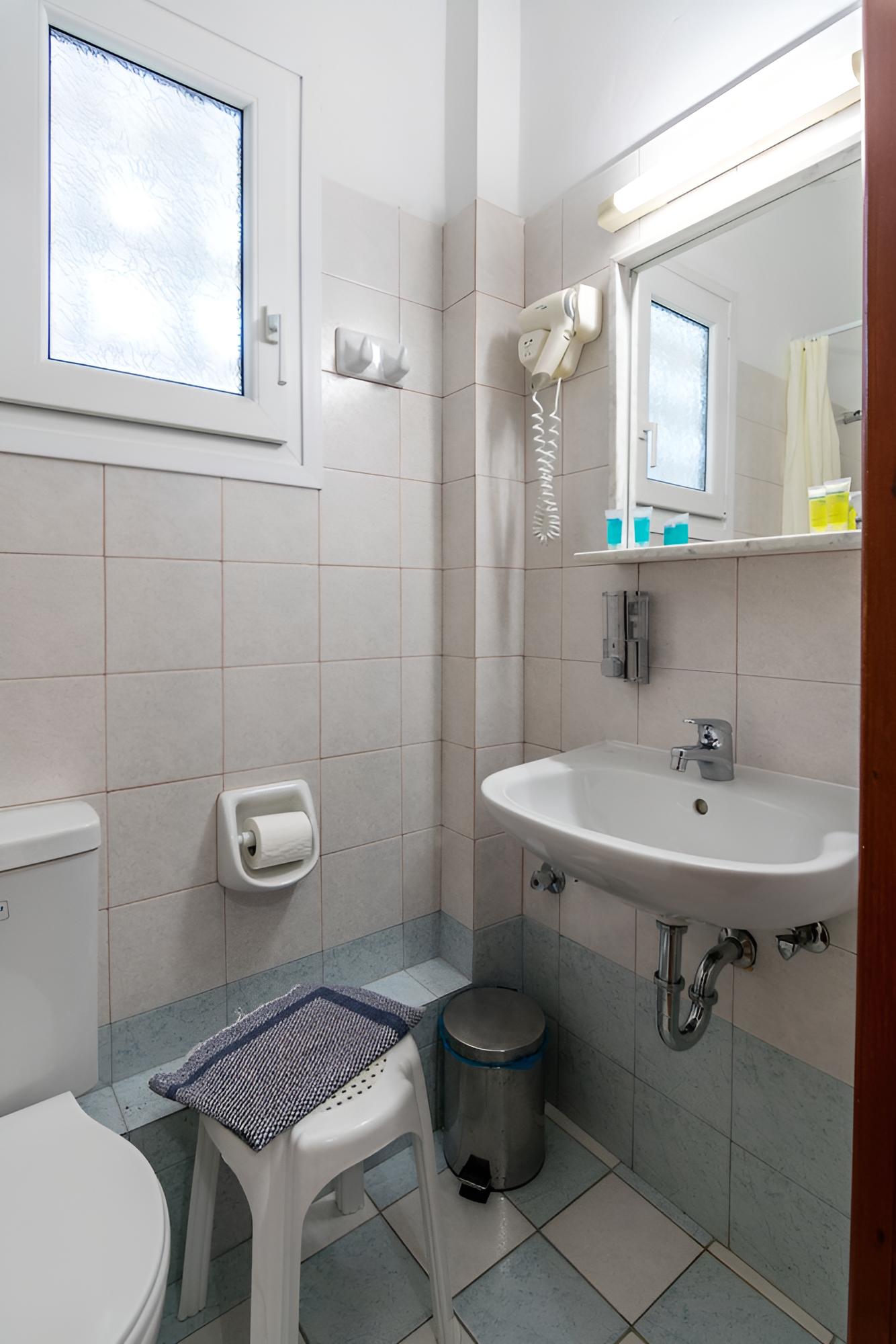 Tilemachos Rooms & Studios