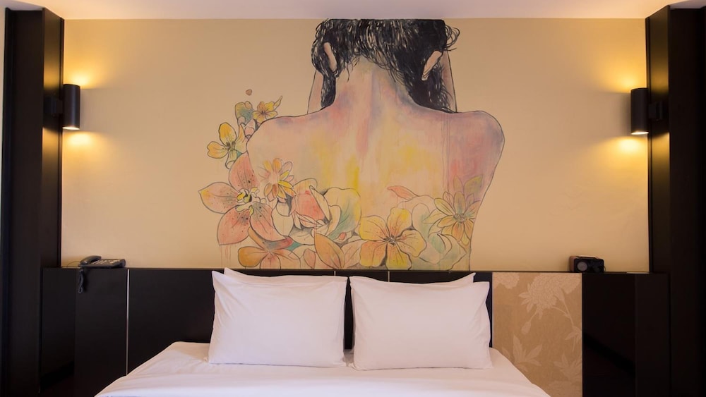 Pentahug Hotel