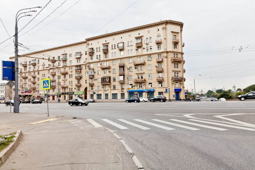 LUXKV Apartment on Zemlyanoy Val 52