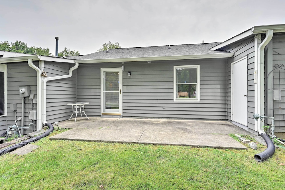 Lovely High Point Abode ~ 2 Mi to University! view 5