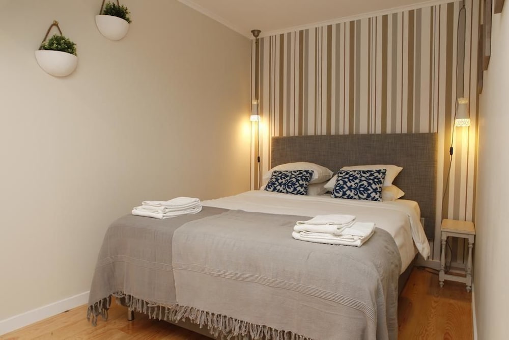 Flores Guest House