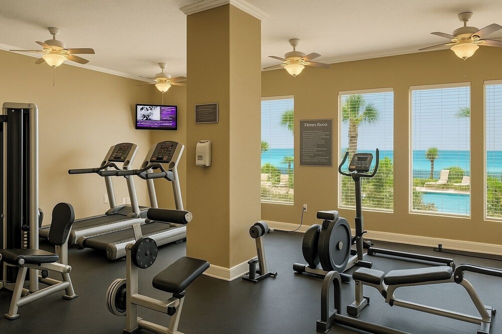 3BR Gulf-front Luxury w/ Pool Bar & Spa Baths