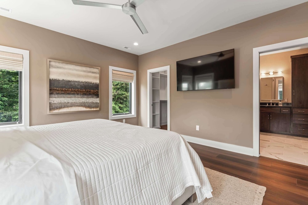 The Luxe Barn Home for 4