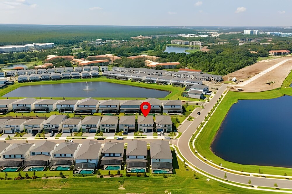 Luxurious 9BR Paradiso Pool, Cinema & Game Room