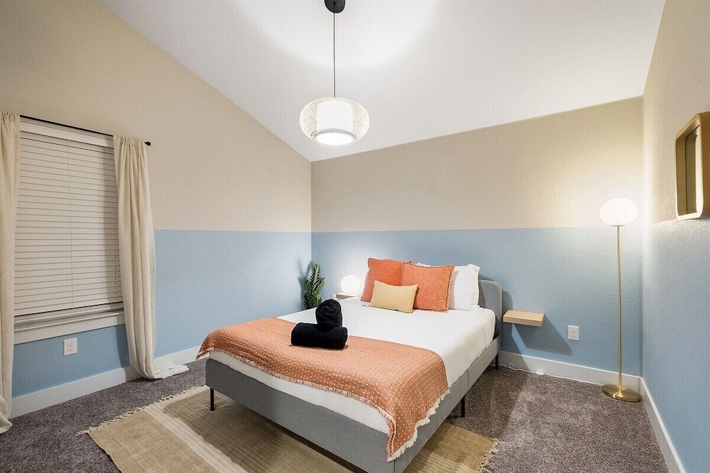 Spacious Cozy 4B Home in Frisco