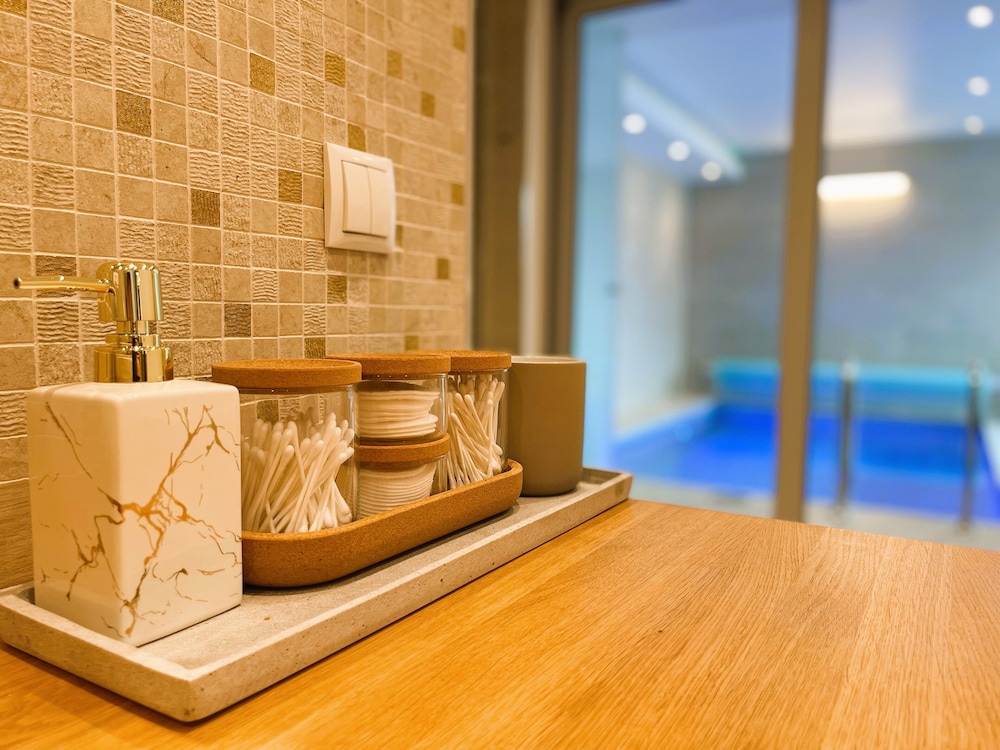 Magnolia House - Indoor Pool and Sauna