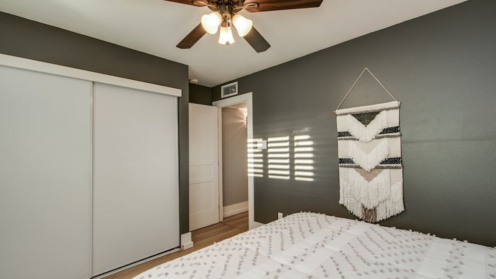Relaxing 4 Bdrm Retreat in the Heart of Scottsdale