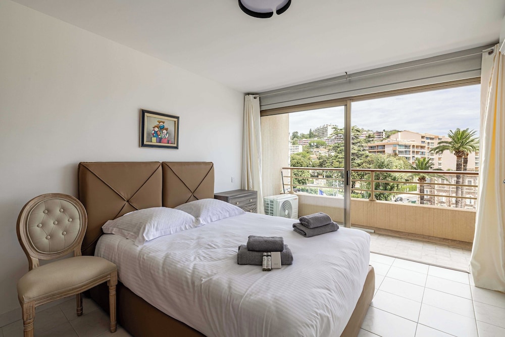 Very Nice Renovated Apartment - Cannes La Bocca - 3br/6p view 2
