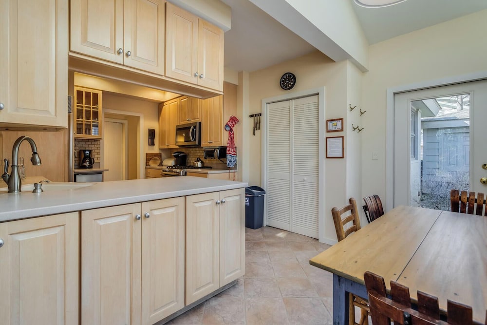 OAK Avenue 77