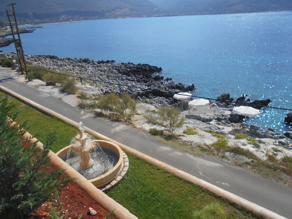 En Plo Luxury Suites