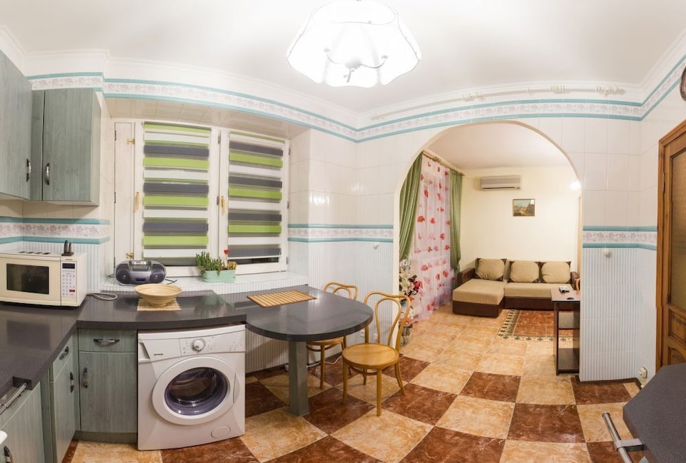Apart Kiev Pavlovskaya 4-8 view 5