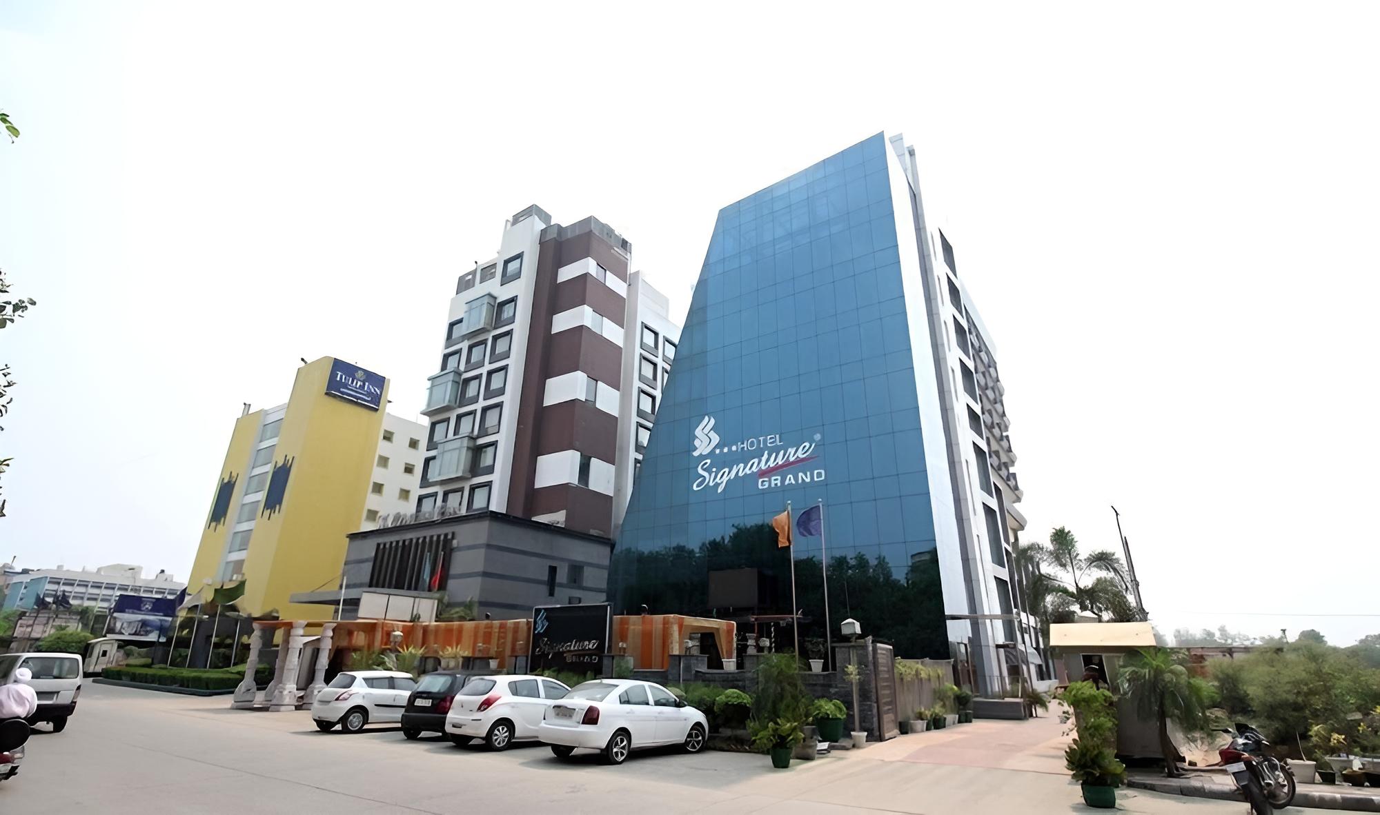Hotel signature grand