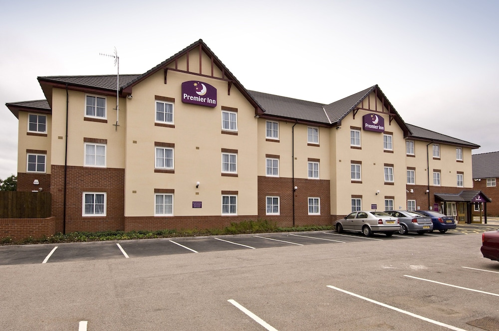 Premier Inn Coventry East - M6 J2 2