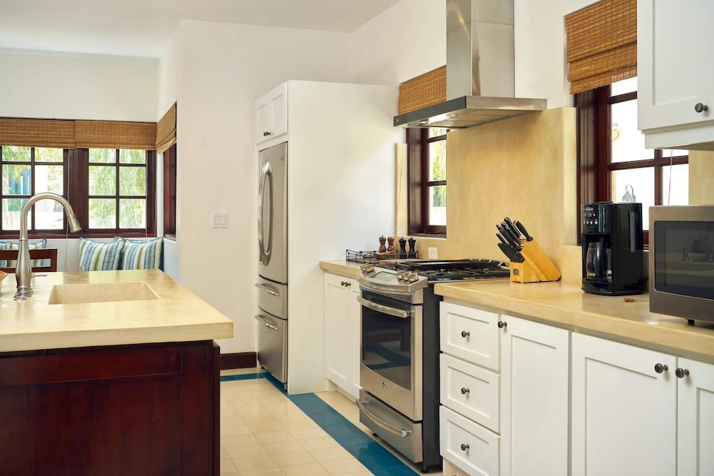 Las Catalinas 3BR House w Pool Rooftop Terrace Casa Cazenovia