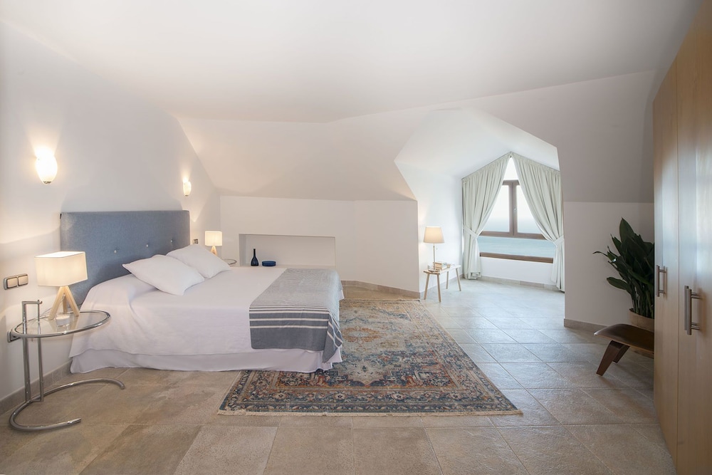 Penthouse M Reserva del Higueron 3 BEDROOMS. TRANSFER to the Beach and Train station. JACUZZI. WIFI. 2 PARKING. 2 SWIMMING POOL